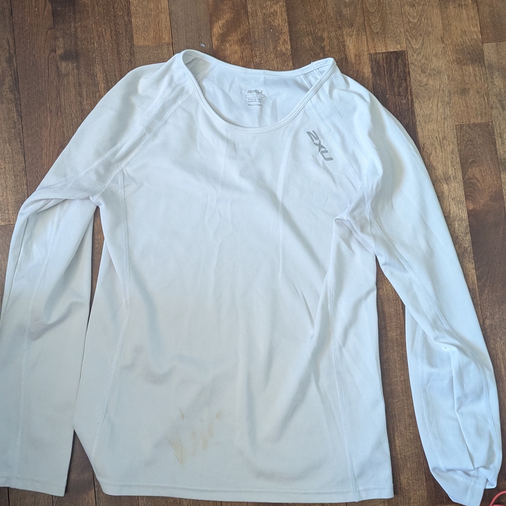 2XU White Long Sleeve Performance Top
